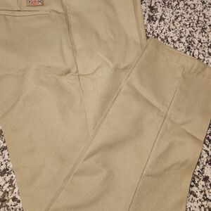 Dickies Tan Chinos Classic Style